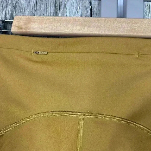 Lululemon Leggings Fast Free 6 Mustard Color High Rise Reflective Dots Sz 6 - Picture 9 of 12
